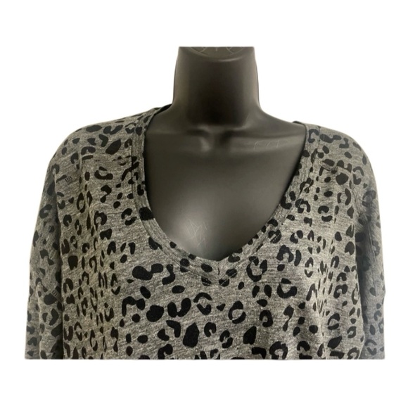 Rails V-Neck Cheetah Print Knit Top - Picture 4 of 6